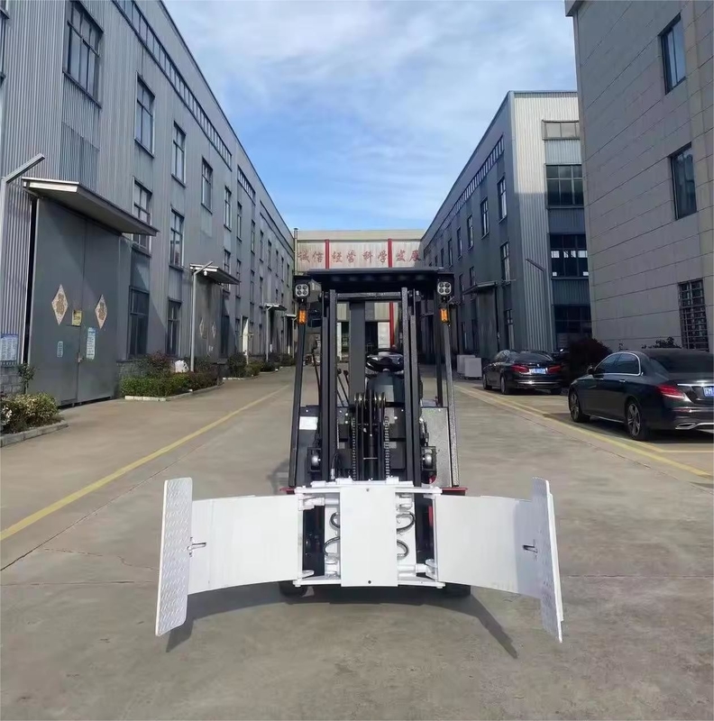 1.5ton 2ton 3000mm 4 Wheel Electric Forklift Truck With Paper Roll Clamp Adjustable rotation angle