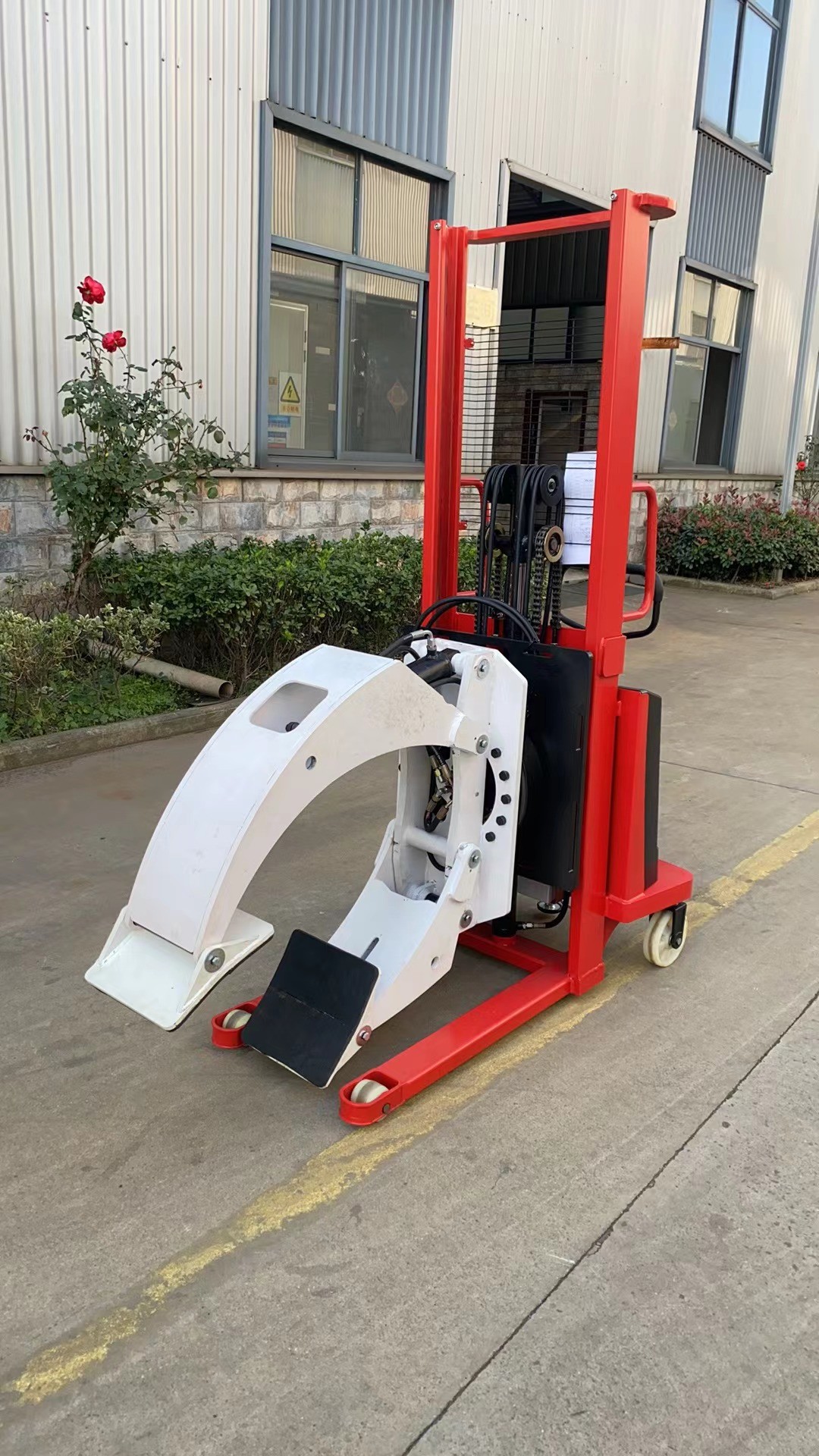 Semi Electric Paper Roll Stacker With 1.6m Lifting Height 500kg Load Capacity For Heavy Reel Handling