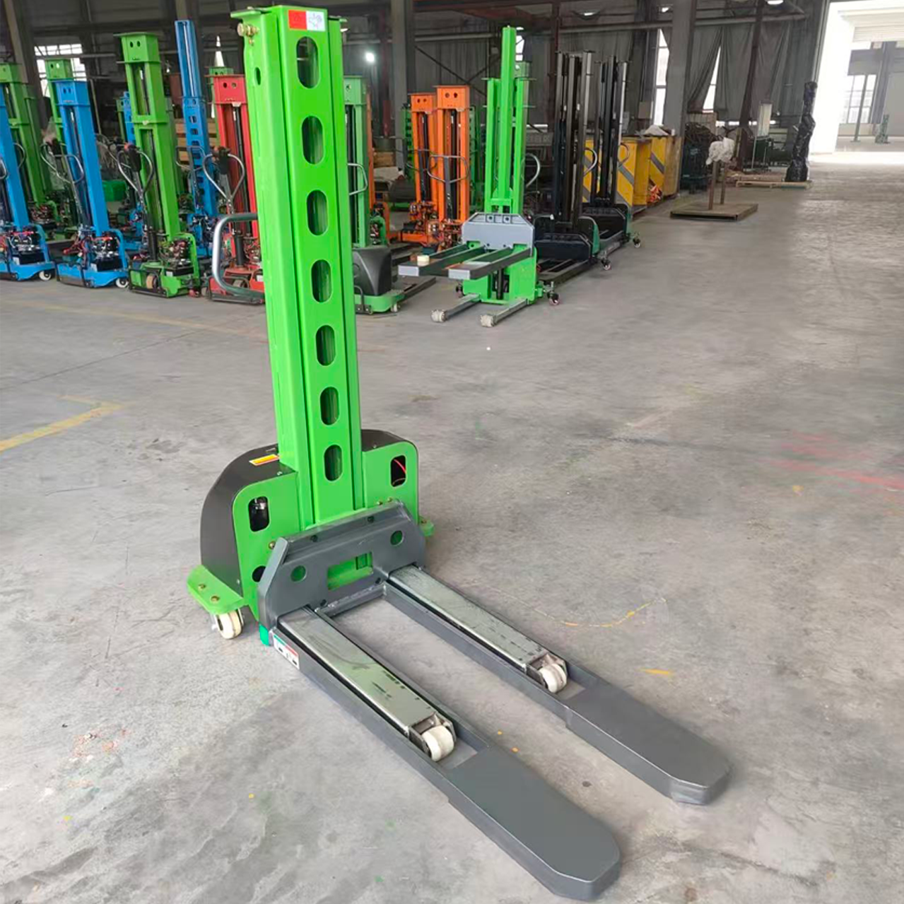 Battery Operated Semi Electric Stacker 500kg 700kg1000kg Self Loading Portable Forklift Truck 1.6m Height